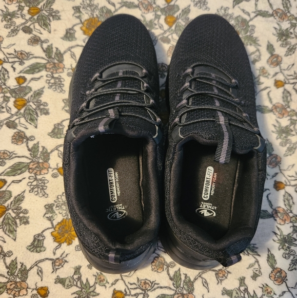 Athletic works black sneakers - Picture 3 of 7